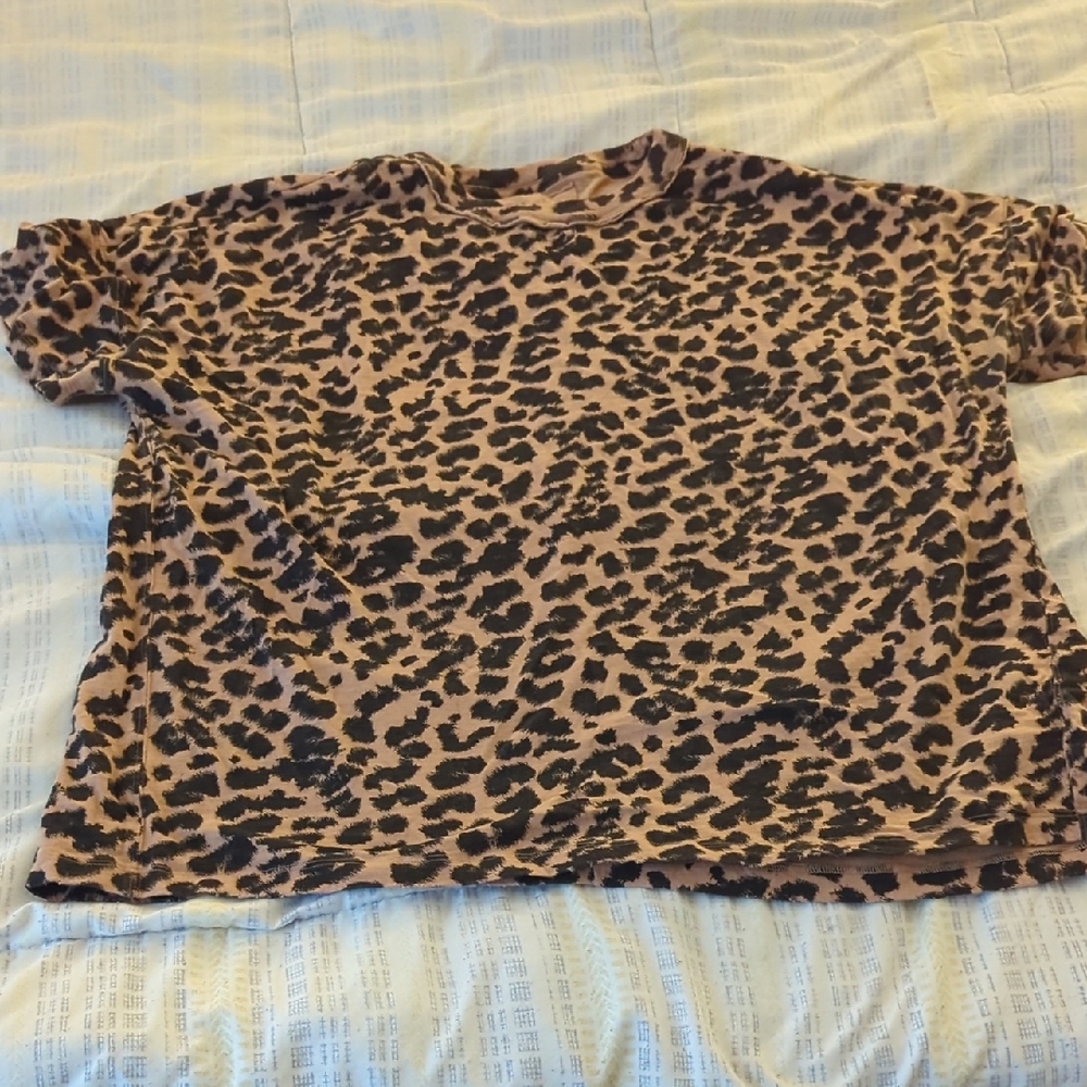 Women's Aerie Leopard Print Oversized T- Shirt Medium But Fits Like A Large